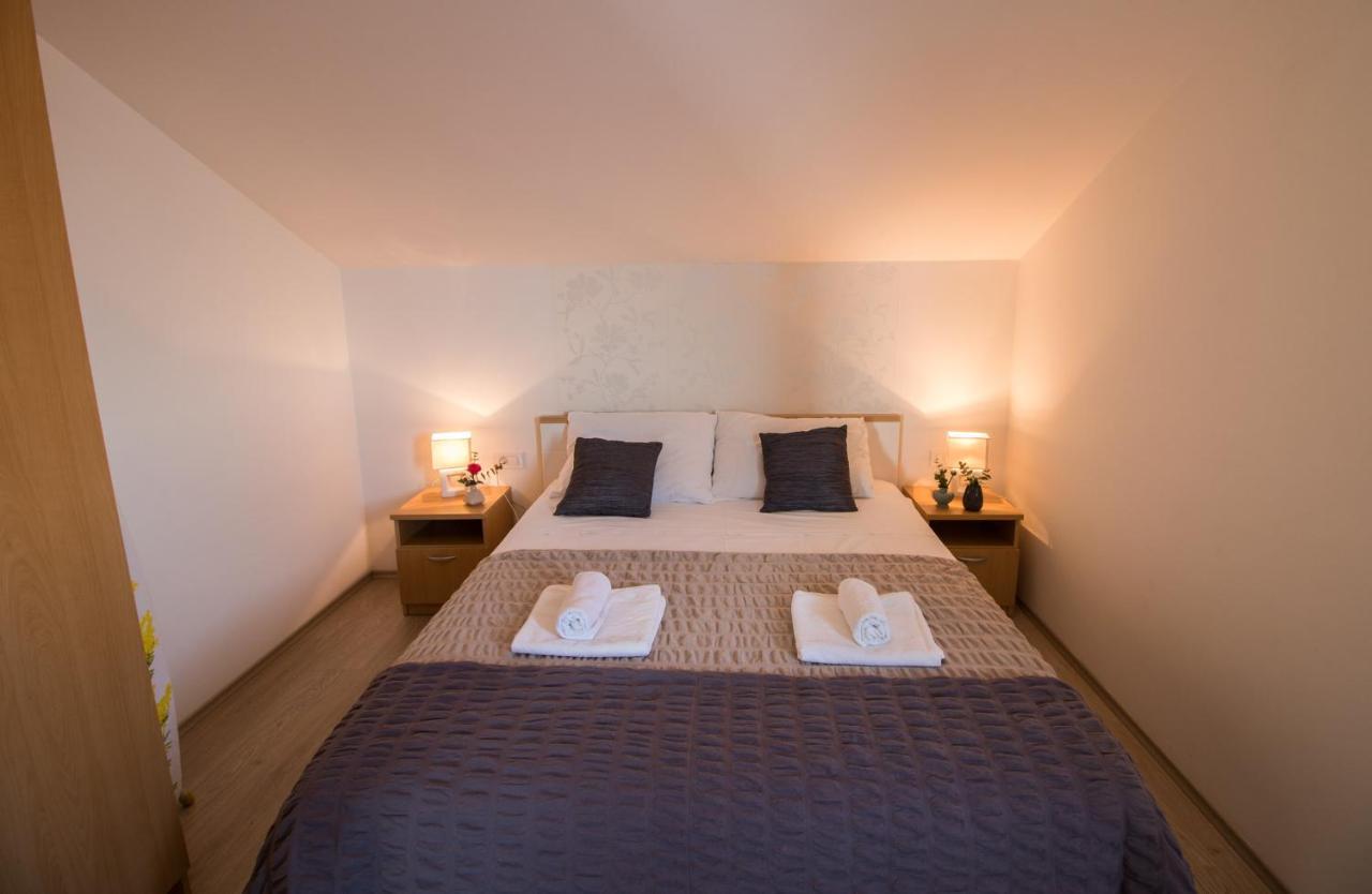 Apartments Villa Carica B&B ミミツェ エクステリア 写真