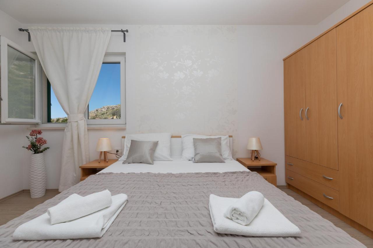 Apartments Villa Carica B&B ミミツェ エクステリア 写真