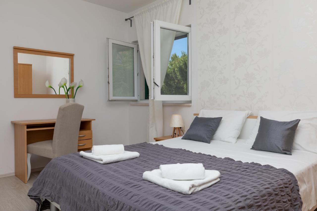 Apartments Villa Carica B&B ミミツェ エクステリア 写真
