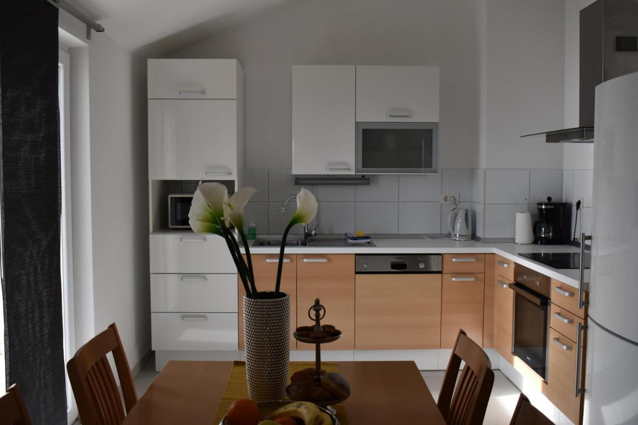 Apartments Villa Carica B&B ミミツェ エクステリア 写真