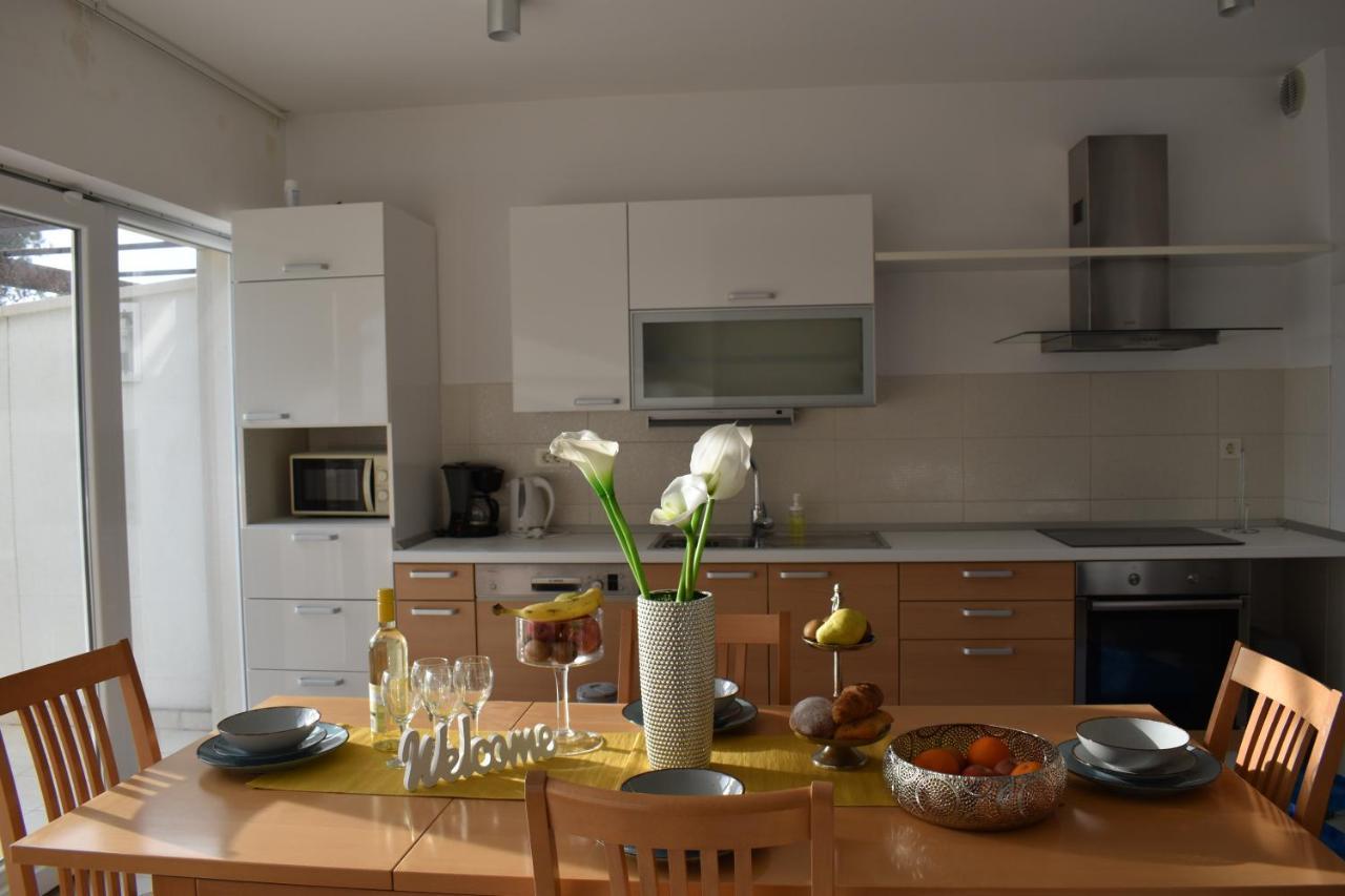 Apartments Villa Carica B&B ミミツェ エクステリア 写真